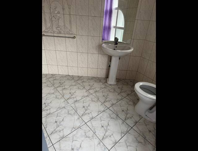 1 bed property to rent in GLENVISTA